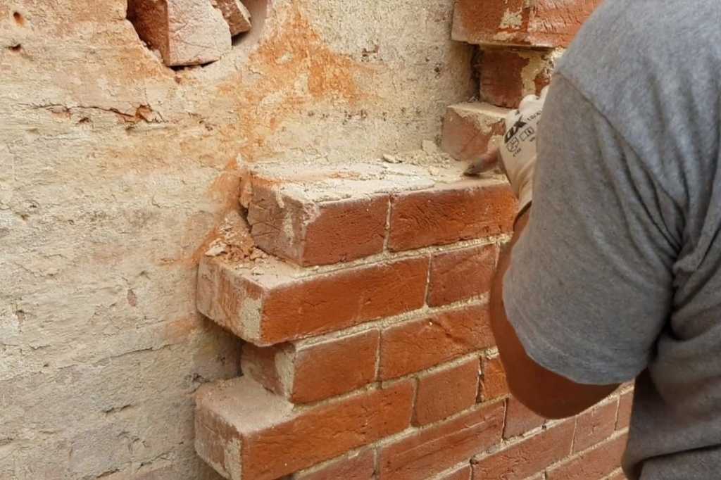 Ремонт кирпичной кладки стен отдельными местами – как сделать своими руками