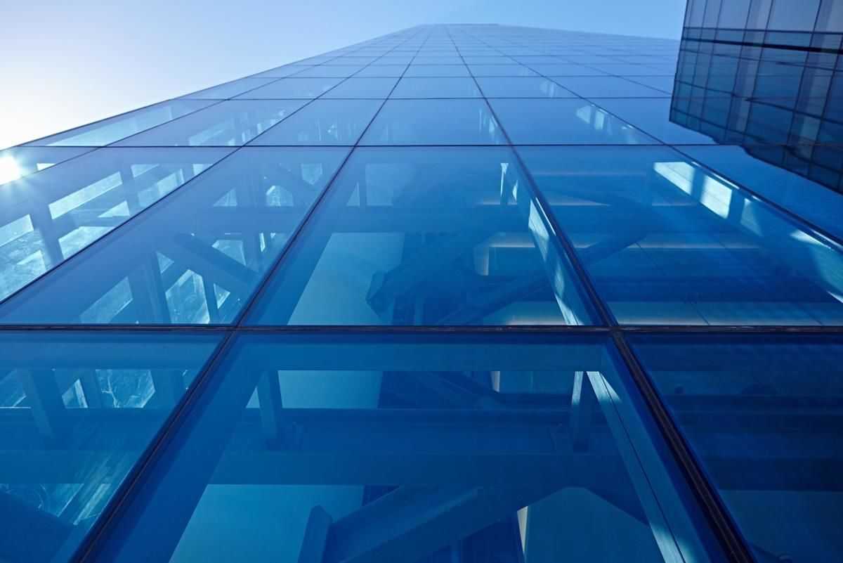 Фасадное остекление зданий: конструктивные особенности и разновидности систем, выбор стеклопакетов + плюсы и минусы