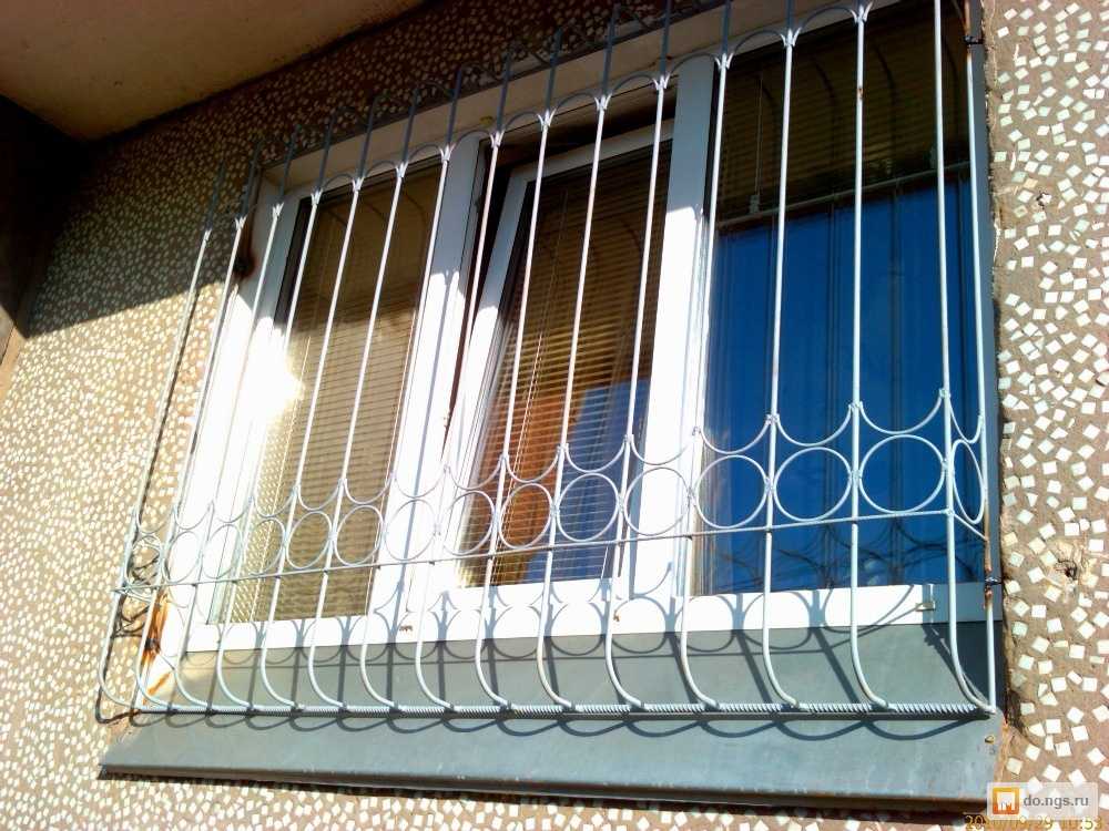 Металлические решетки на окна (57 фото): оконные сварные конструкции, тонкости установки, красивые внутренние кованые варианты