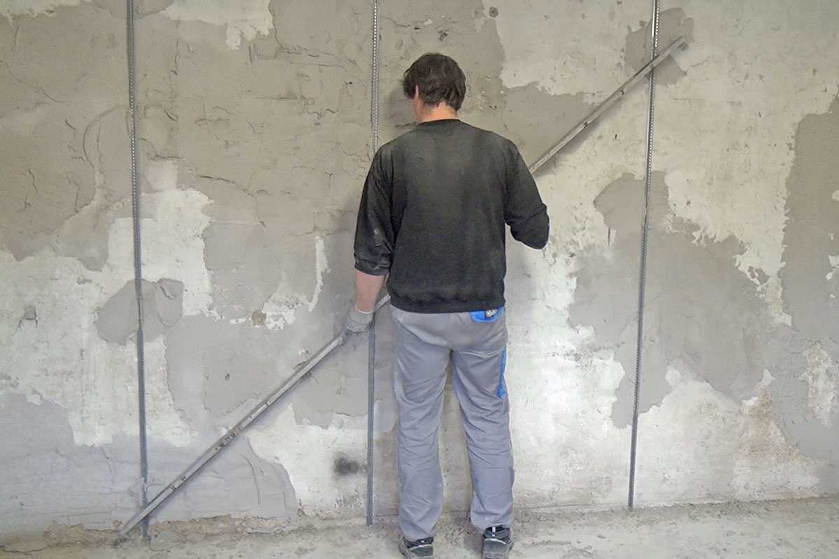 Чем выравнивать стены в квартире: строительные смеси для выравнивания стен