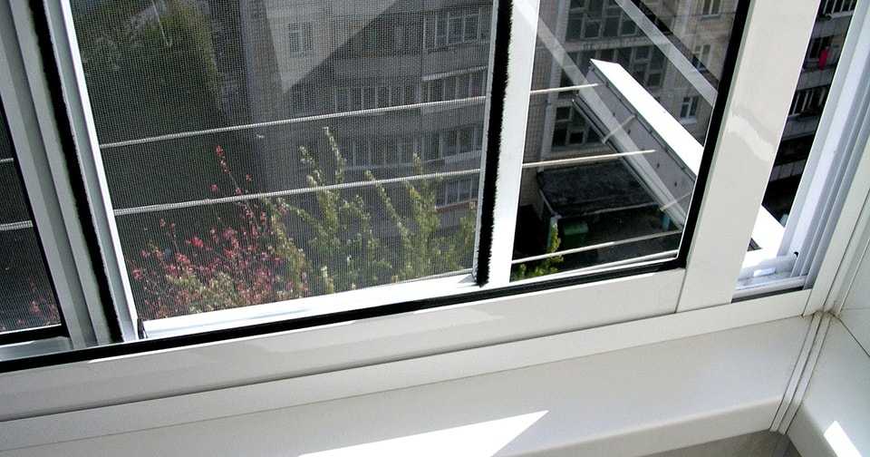 Раздвижные окна на балкон - виды, установка, характеристики и фото