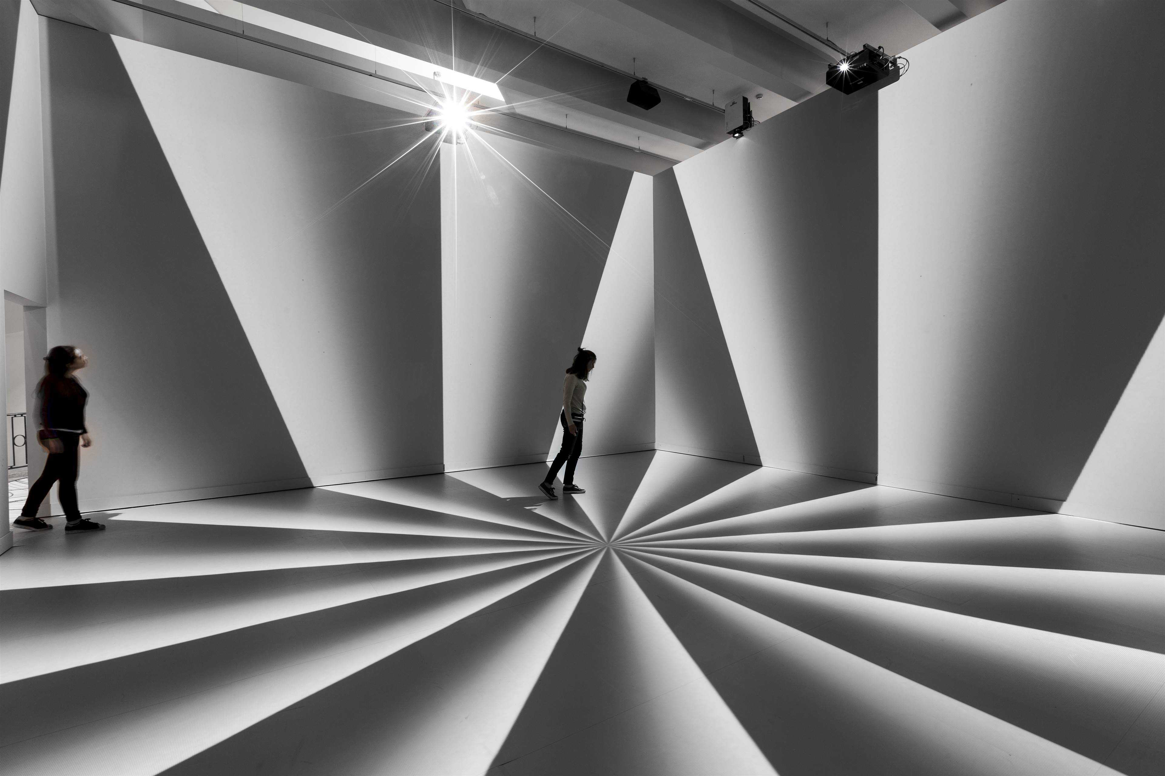 Оптические люди. Художник Питер Коглер. Иллюзия пространства. Искажение пространства. Оптические иллюзии пространство.