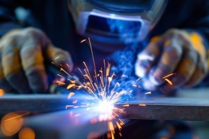 Сварка или вязка? Секреты создания изделий из арматуры, которые выдержат века.