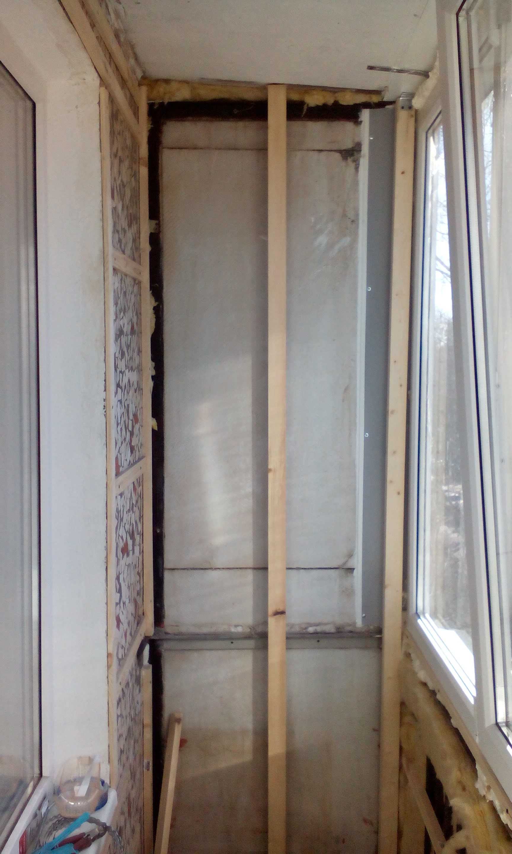 Как правильно обшить балкон пластиковыми панелями (пластиком)?