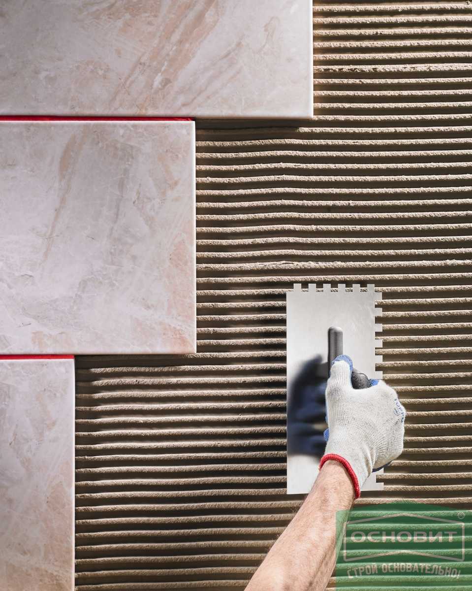 Какая должна быть толщина плиточного клея: максимальный и минимальный слой для пола и стен