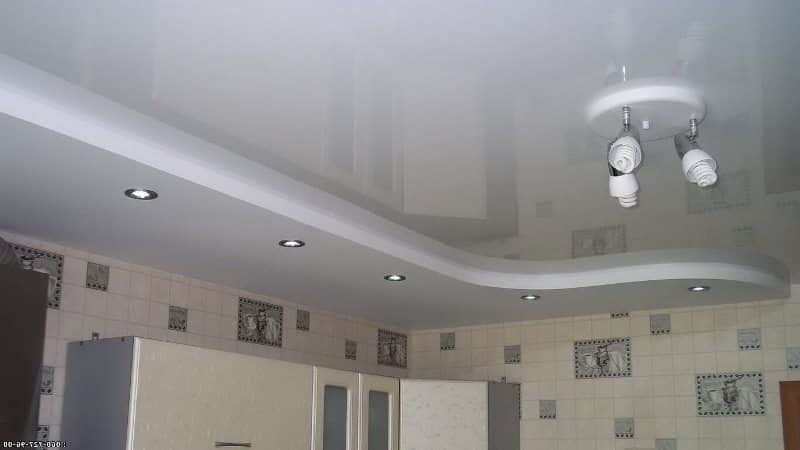 Натяжные потолки на кухне, делать можно | remont-kuxni.ru