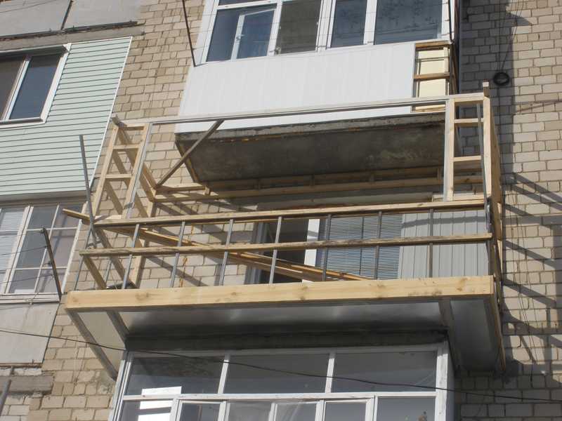 Обшивка балкона или лоджии сайдингом снаружи: отделка своими руками