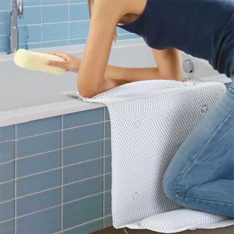 Содержать сантехнику, пол и стены в ванной комнате в чистоте не составит труда. С чего начать и на что обратить внимание при проведении комплексной уборки в ванной комнате будет рассказано в этой статье.