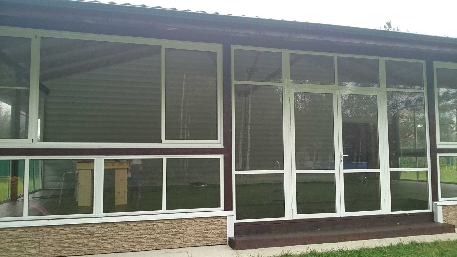 Веранда к дому с пластиковыми окнами: особенности конструкции