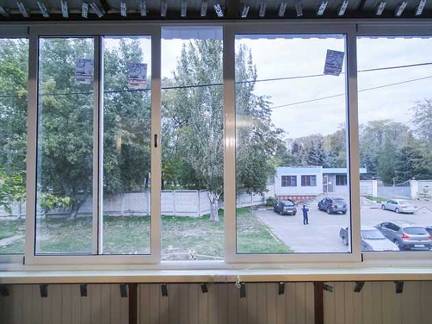 Раздвижные окна (37 фото): теплые стеклопакеты, подъемно-раздвижные конструкции из стеклокомпозита, как установить своими руками