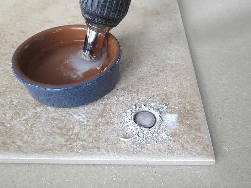 Как качественно сделать в плитке отверстие?