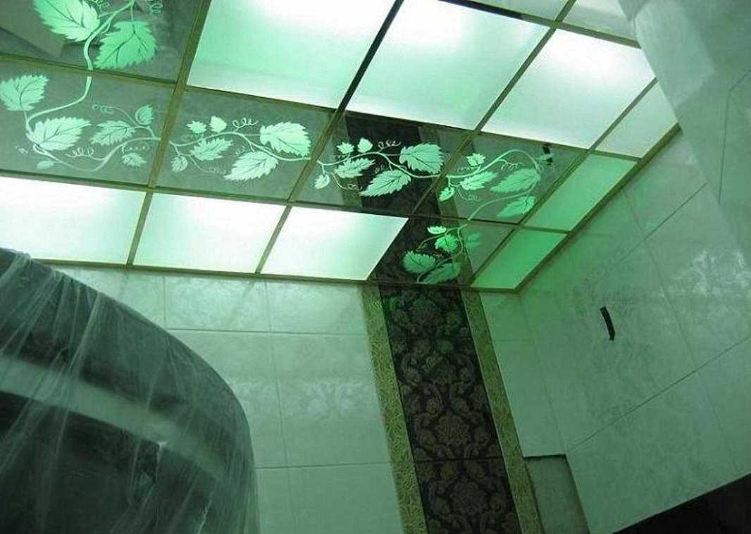 Зеркальный натяжной потолок  (30 фото): полотно с эффектом, отзывы