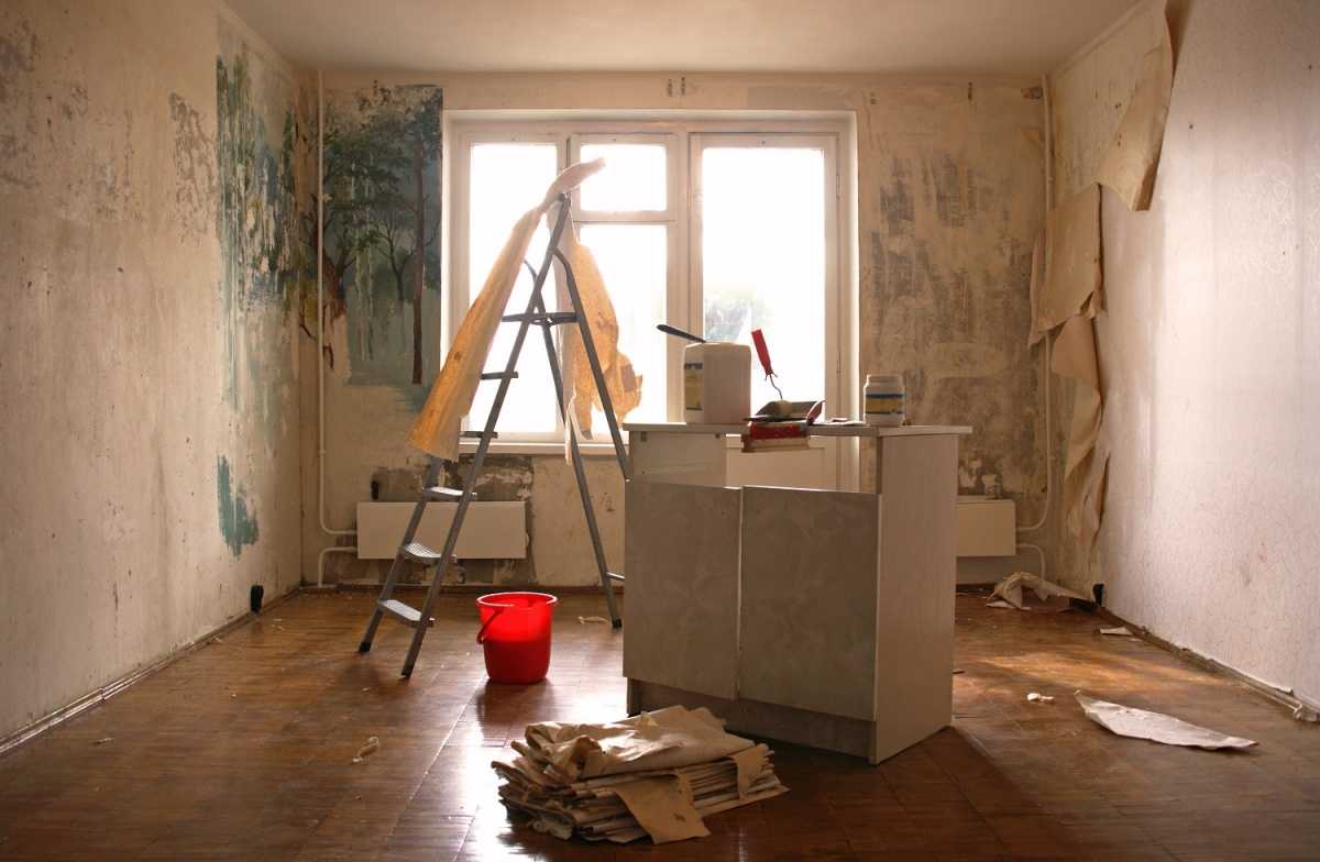 Многие люди, которые хотя бы раз задумывались о ремонте квартиры, часто задавались вопросом о том, с чего же лучше всего начинать. Поскольку существует огромное количество возможностей, а как под...