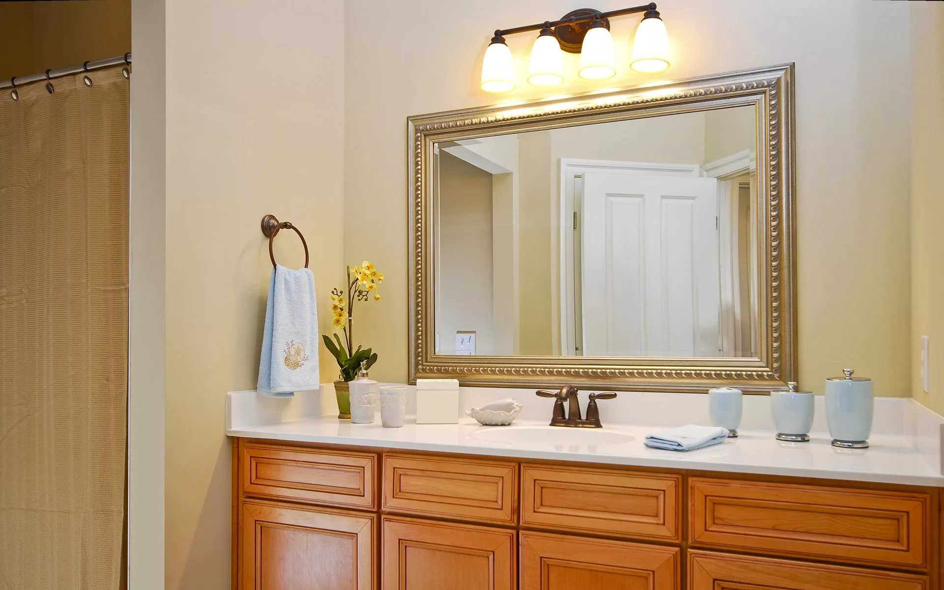 Зеркало в ванную: лучшие советы как выбрать правильно размер и форму. дизайн зеркала и советы по размещению