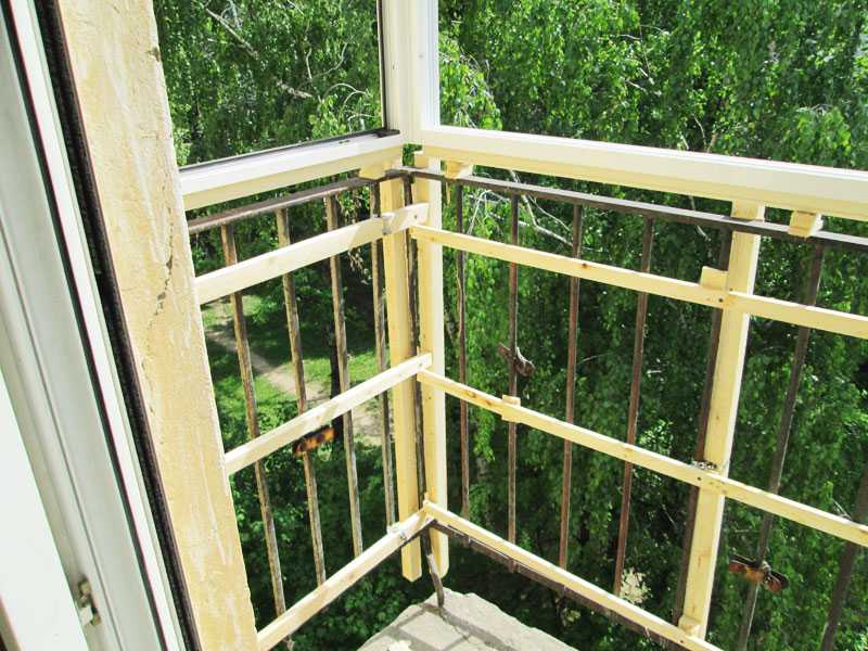 Обшивка балкона сайдингом снаружи