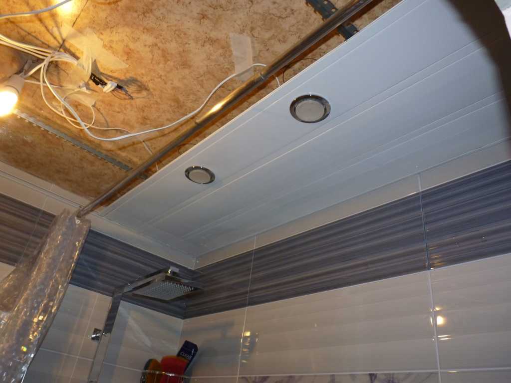 Реечный потолок в ванной комнате: особенности монтажа, цены, отзывы