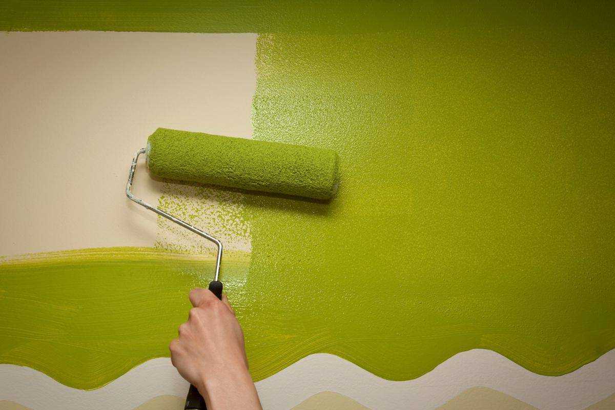 Краска для потолка в квартире: какая лучше? 49 фото водоэмульсионная потолочная фактурная краска для интерьера, как выбрать для кухни
