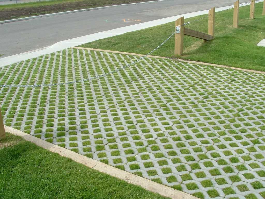 Как укладывать газонную решетку - самостоятельная укладка