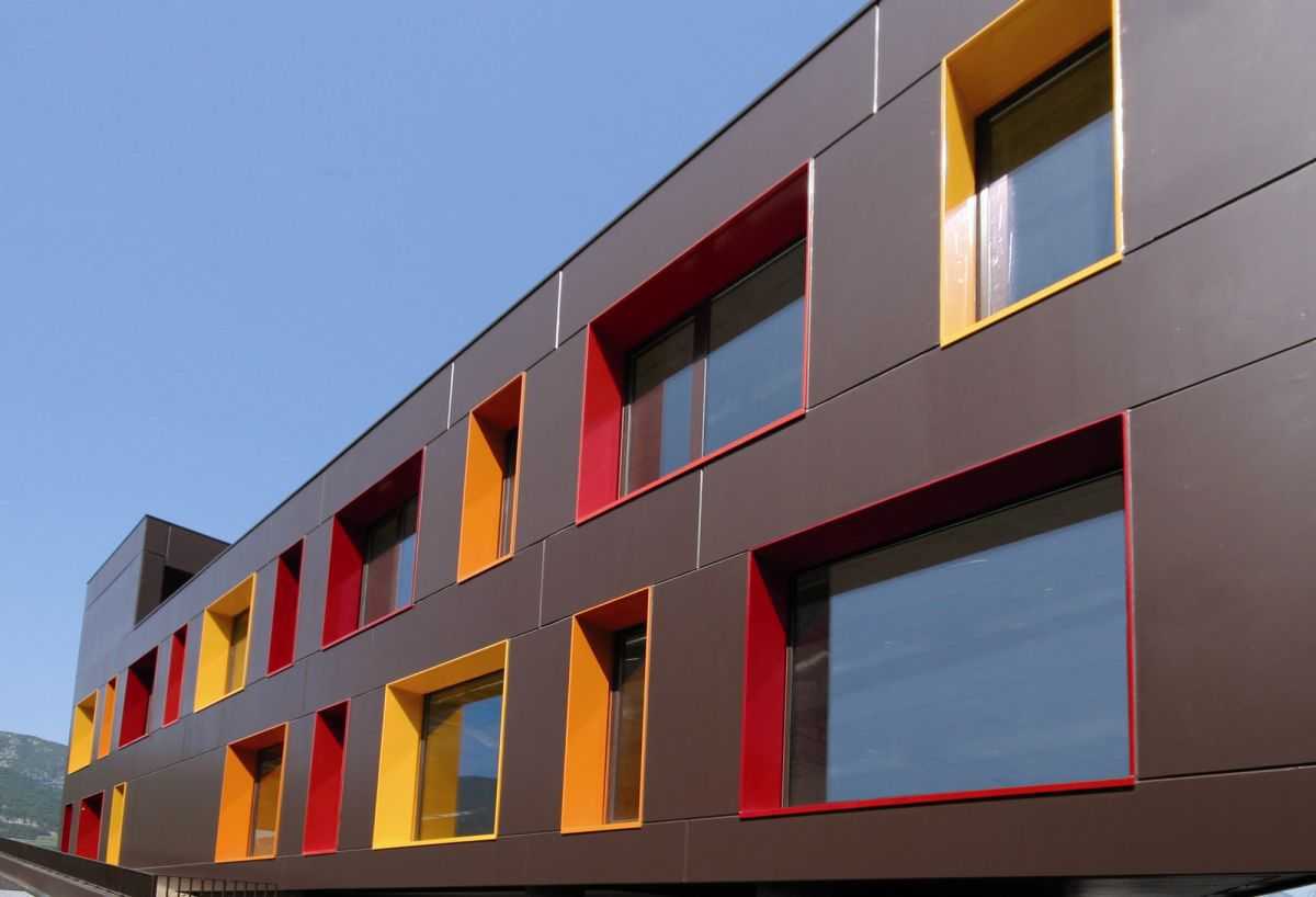 Отделочные материалы для облицовки фасадов частных домов: виды отделки фасада современными материалами