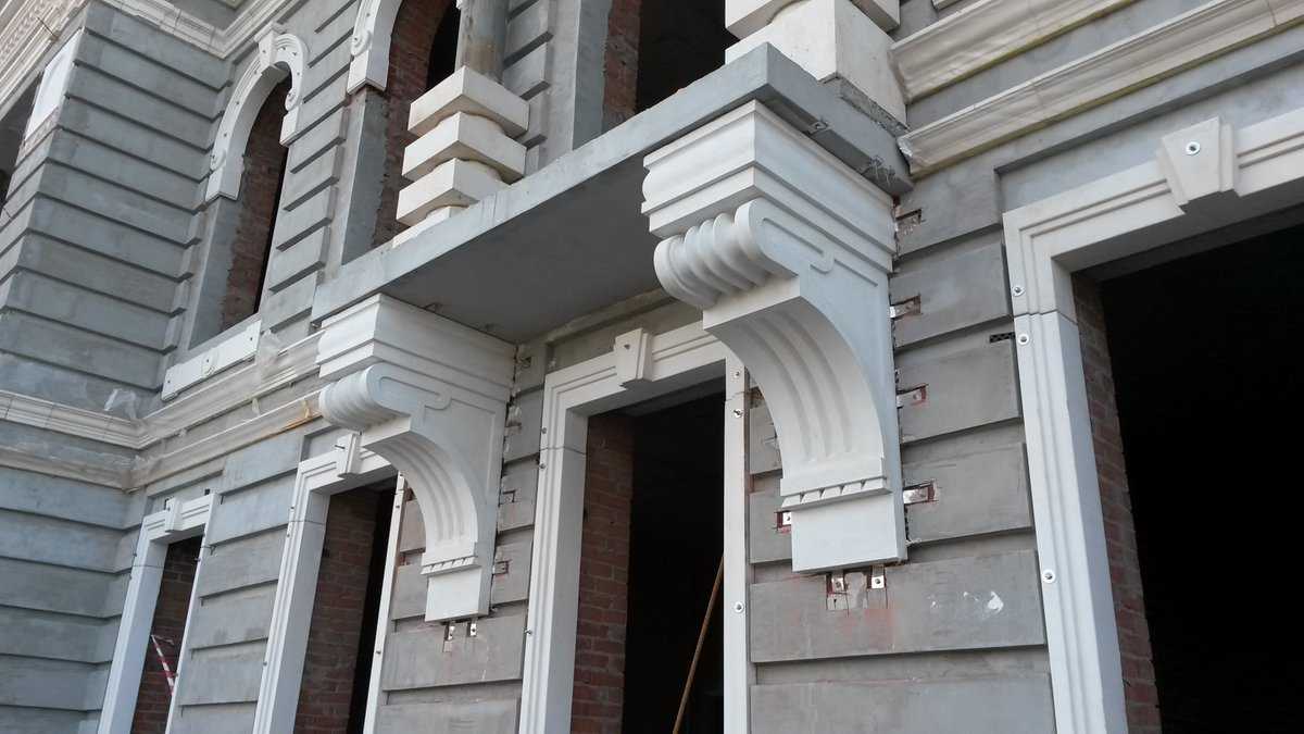 Особенности и монтаж архитектурных элементов фасада здания