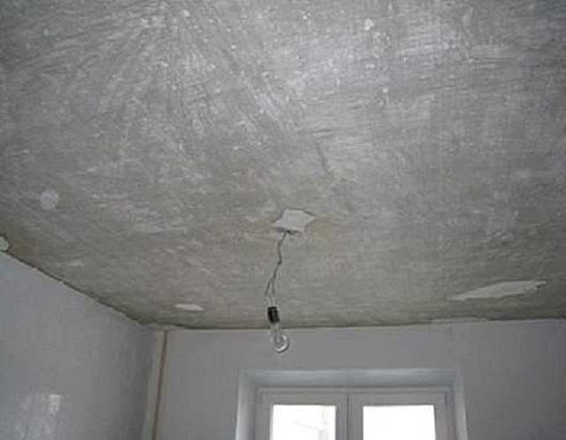 Восстанавливаем побеленный потолок