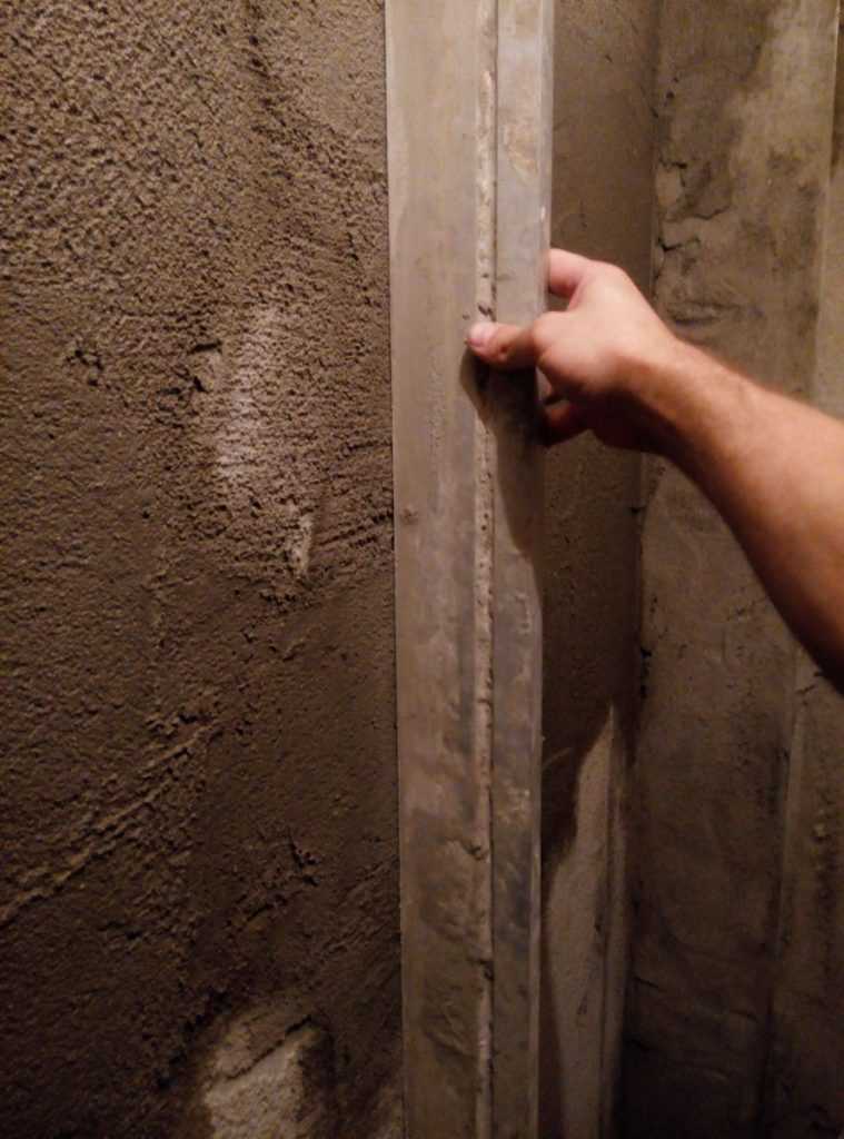 Как выровнять стены гипсокартоном без каркаса своими руками (видео)