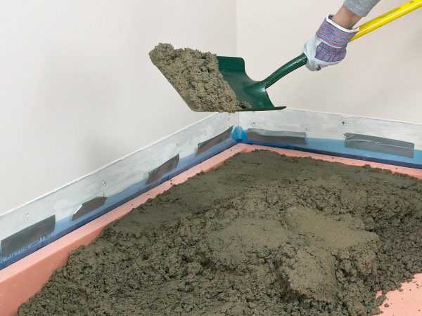 Сколько сохнет стяжка пола? как долго высыхает цементная и бетонная .